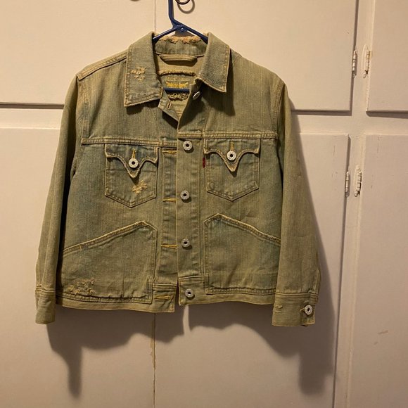 Levi's Light Wash Distressed Denim Crop Jacket - Picture 3 of 8